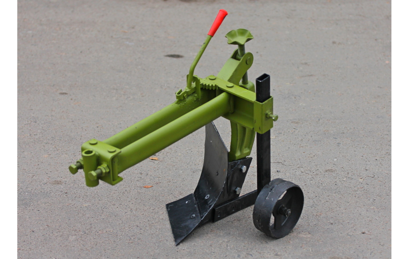Плуг поворотний Т81