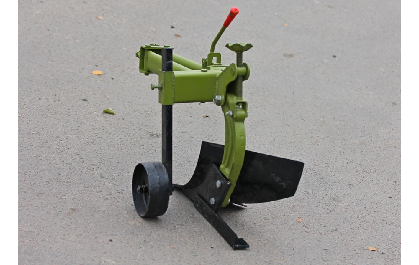 Плуг поворотний Т81
