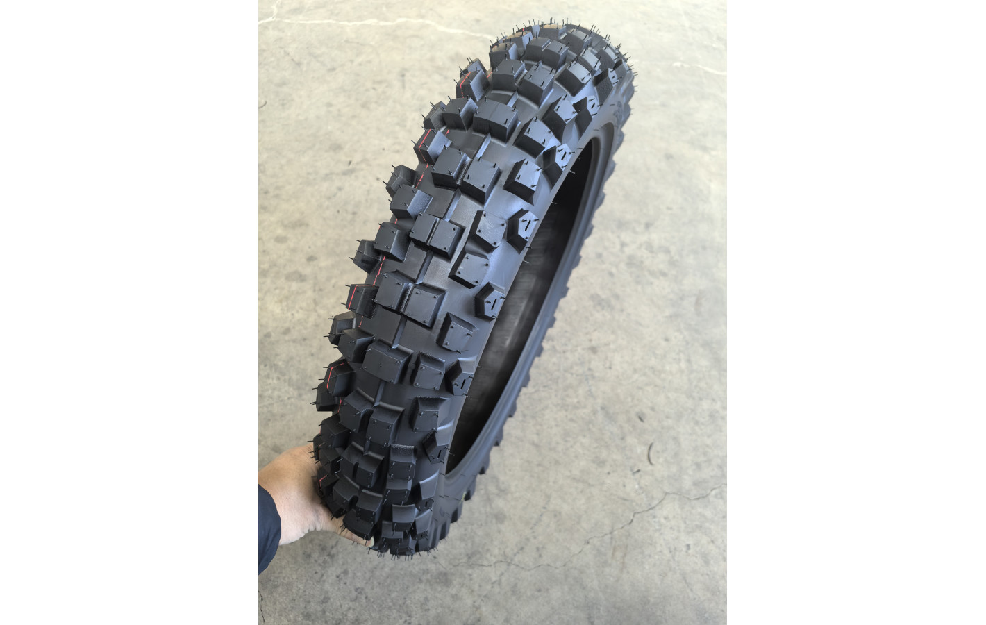 Покришка 100*100*17 8PR TT  